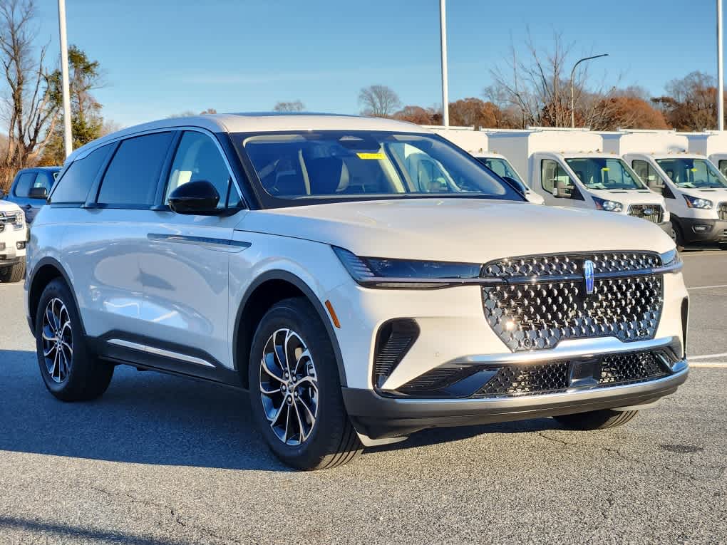 2026 Lincoln Nautilus Premiere photo 2