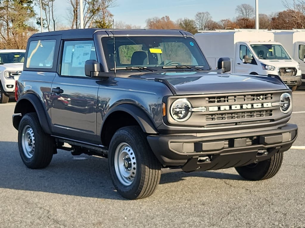 New 2025 Ford Bronco Base 4x4