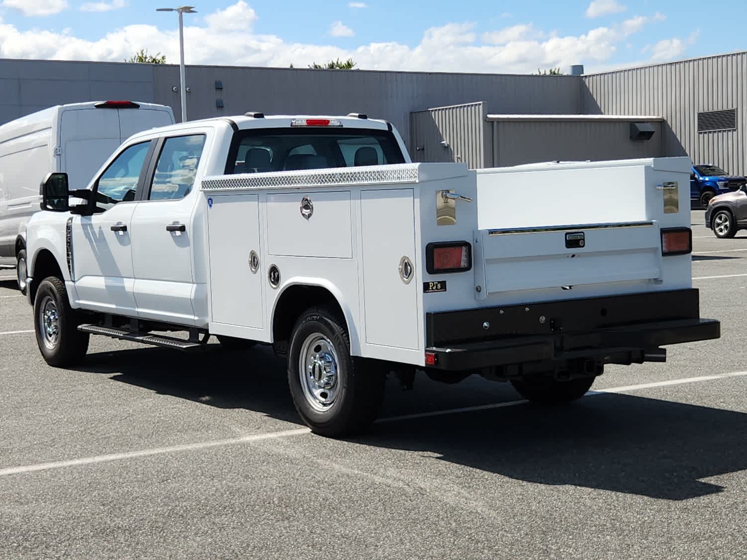 2025 Ford F-250 XL photo 4