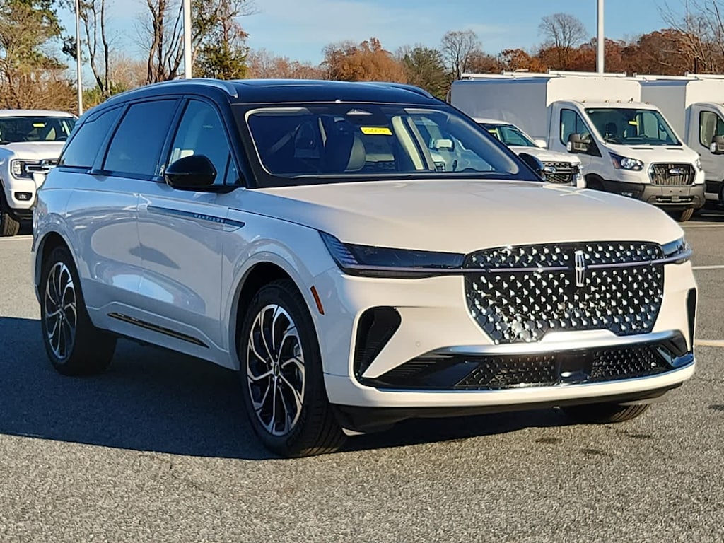 2026 Lincoln Nautilus Reserve photo 2