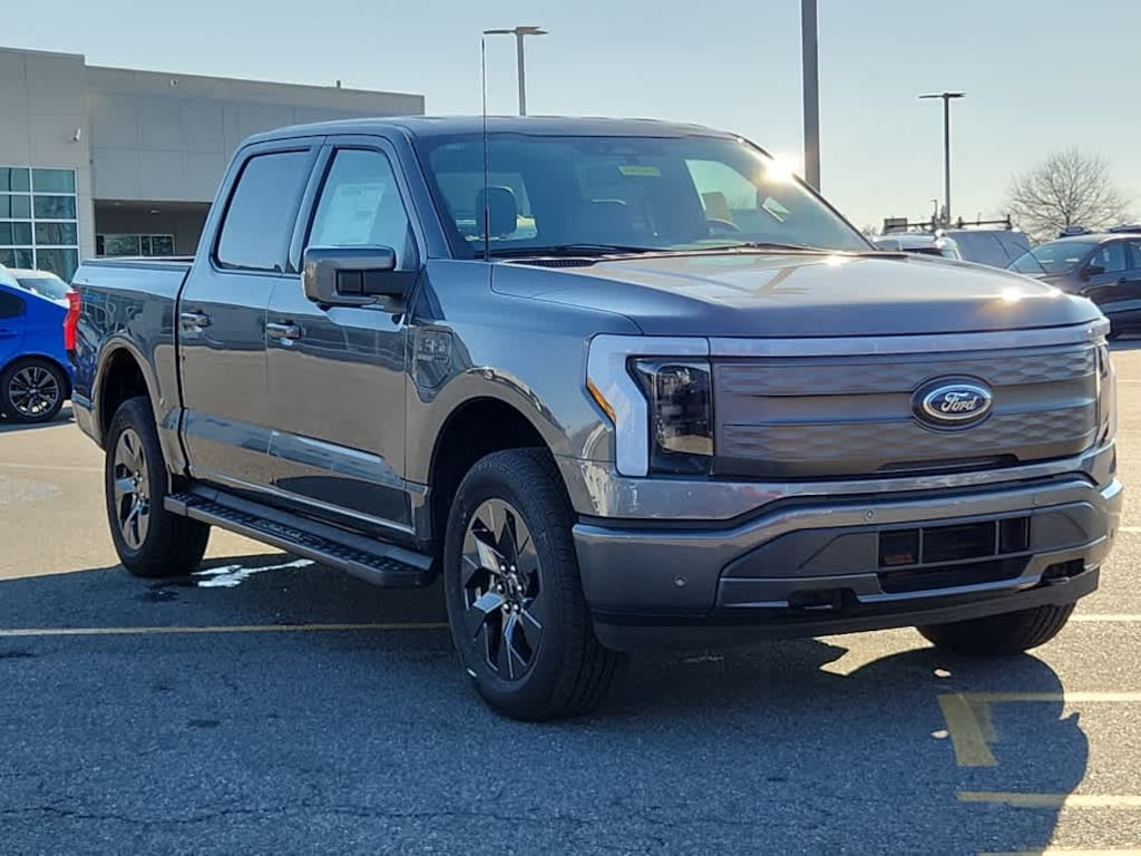 New 2023 Ford F-150 Lightning Lariat 4WD Supercrew 5.5 Box 4WD SuperCrew 5.5 Box