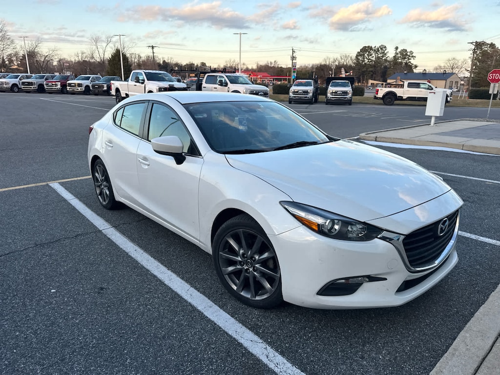 2018 Mazda Mazda3 Touring photo 3