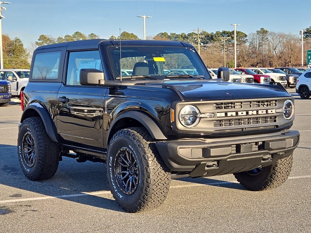 New 2025 Ford Bronco Base 4x4