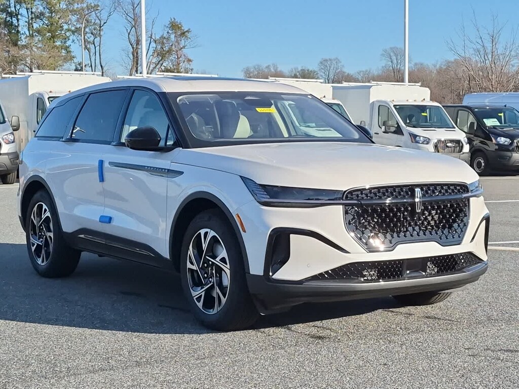 2026 Lincoln Nautilus Premiere photo 2