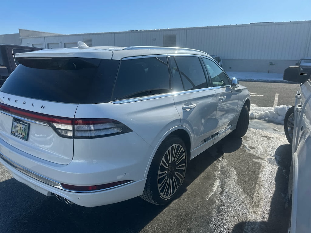 2022 Lincoln Aviator Black Label photo 4