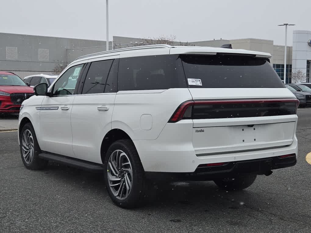 2026 Lincoln Navigator Premiere photo 4