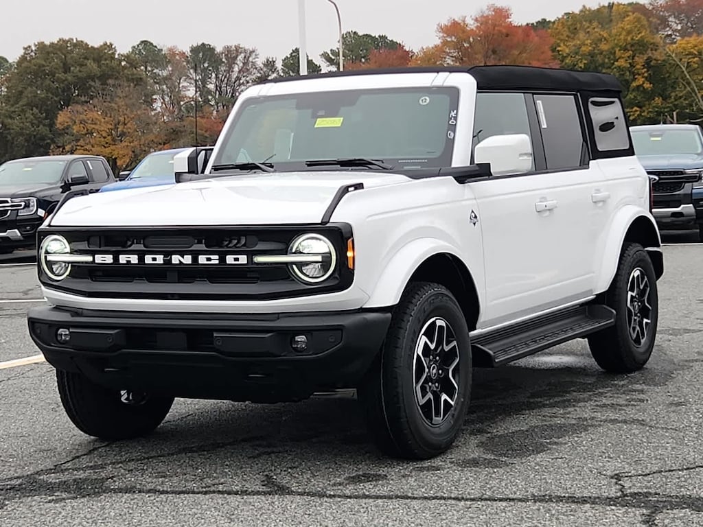 New 2025 Ford Bronco Outer Banks 4x4