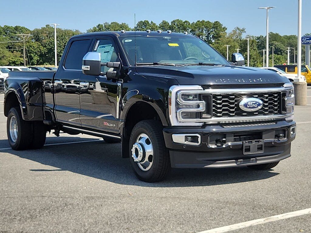 New 2025 Ford Super Duty F-350 DRW Platinum 4WD Crew Cab 8 Box 4WD Crew Cab 8 Box