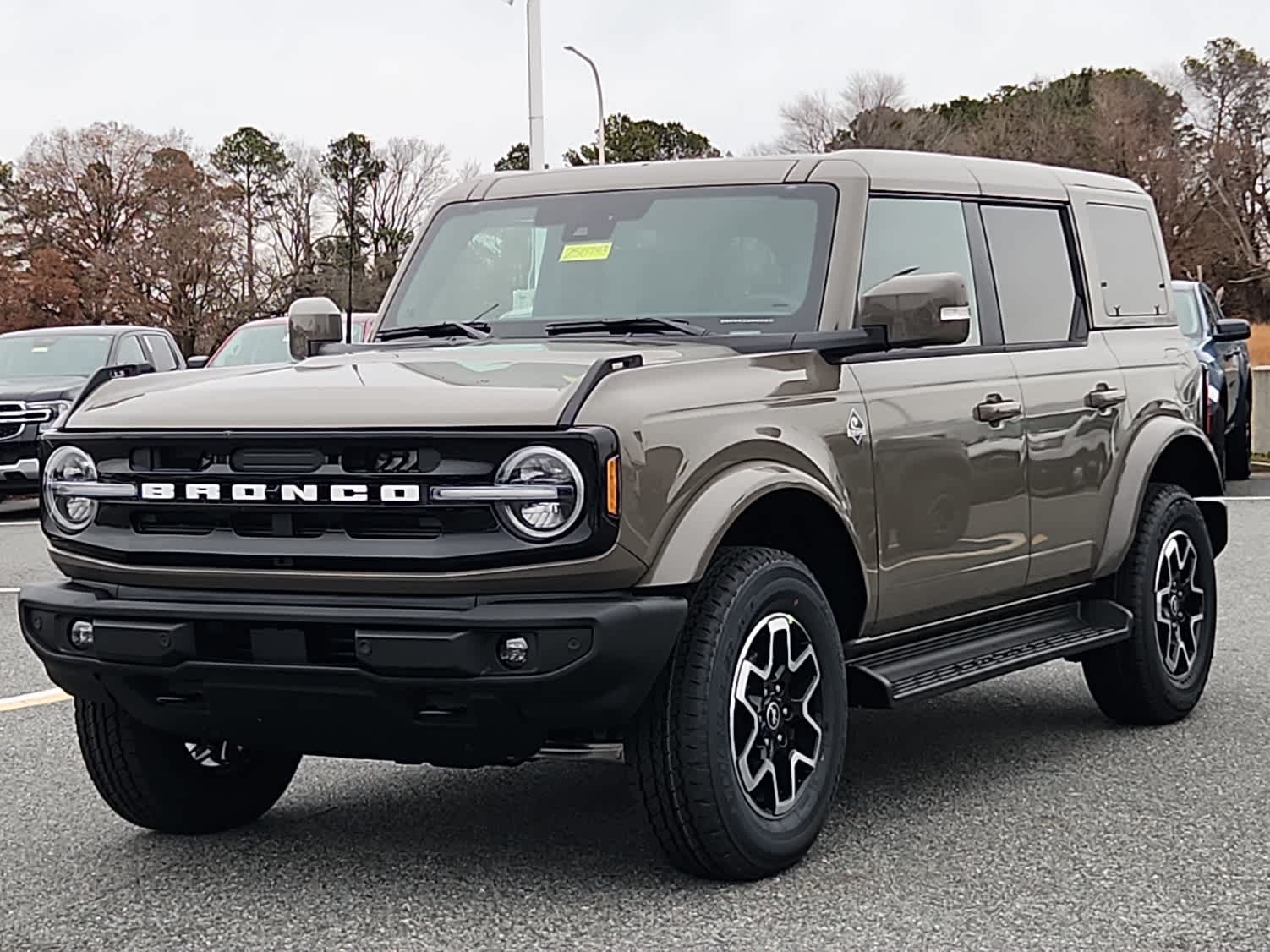 2025 Ford Bronco 4-Door Outer Banks's photo