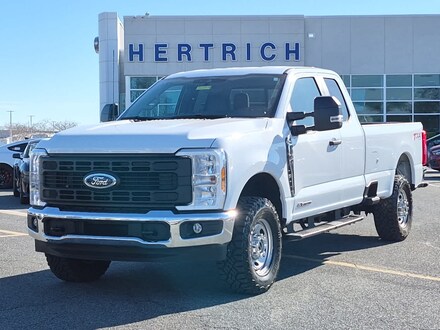 2025 Ford Super Duty F-350 SRW Pickup XL 4WD Supercab 8 Box Truck Super Cab