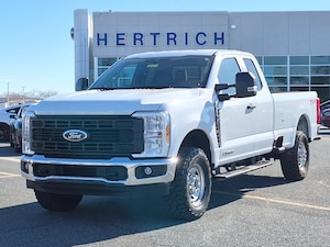 2025 Ford Super Duty F-350 SRW Pickup XL 4WD Supercab 8 Box Truck Super Cab