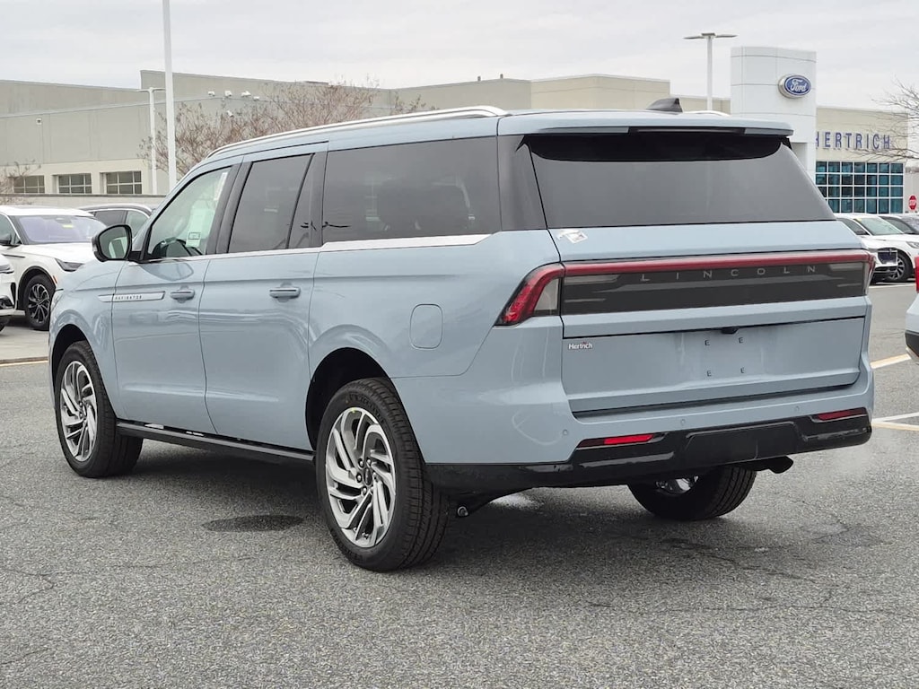 2026 Lincoln Navigator L photo 3