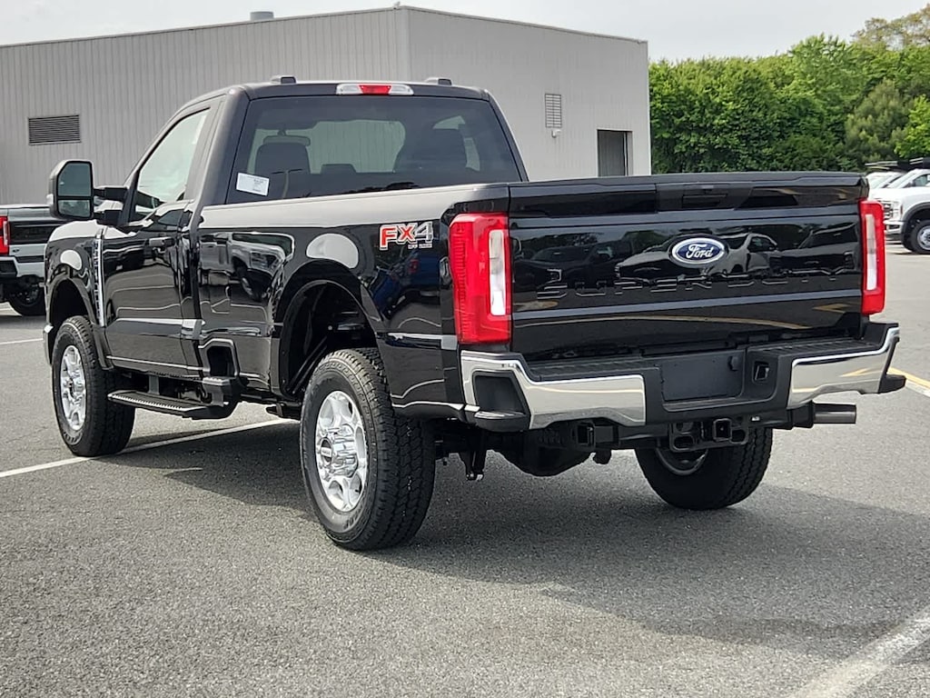 New 2025 Ford Super Duty F-350 SRW XLT 4WD Reg Cab 8 Box 4WD Reg Cab 8 Box