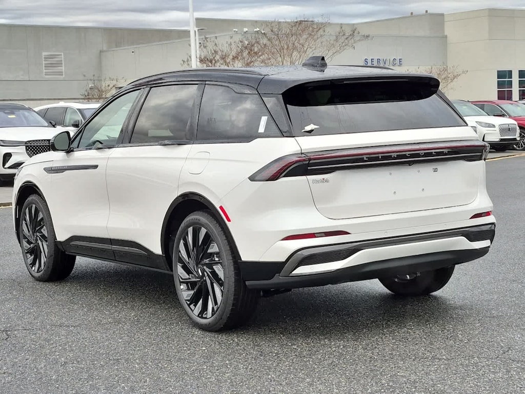 2026 Lincoln Nautilus Reserve photo 2