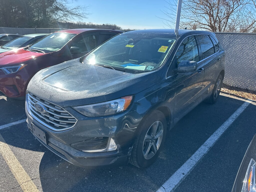 2022 Ford Edge SEL photo 2