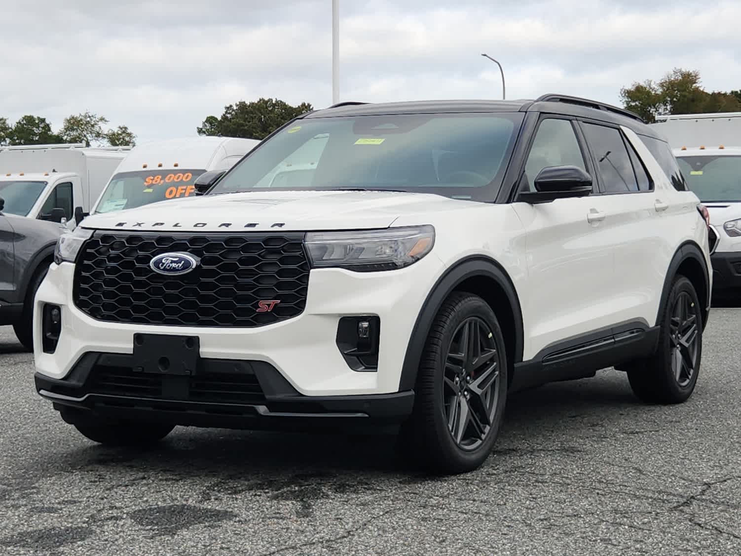 2025 Ford Explorer ST's photo