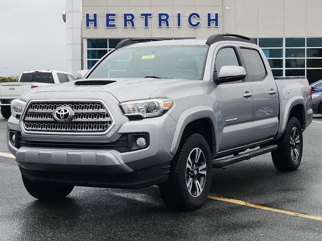 Used 2016 Toyota Tacoma TRD Sport 4WD Double Cab V6 AT Truck Double Cab
