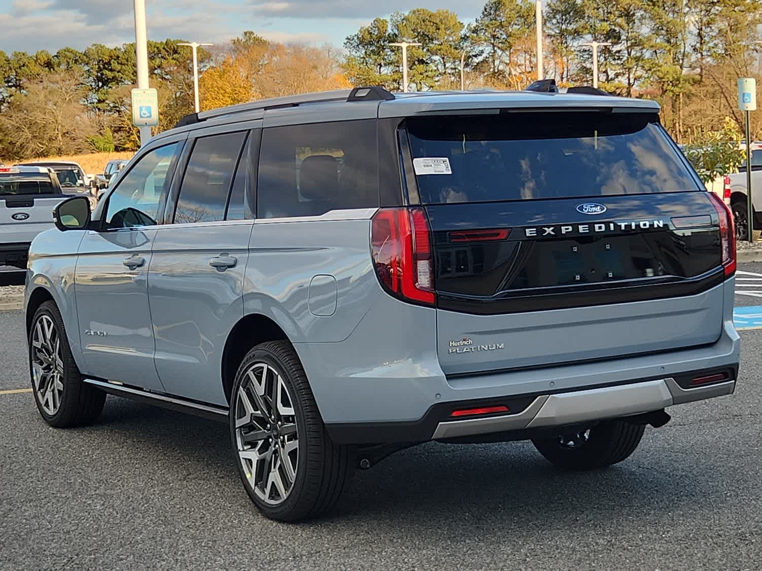 2025 Ford Expedition Platinum photo 4