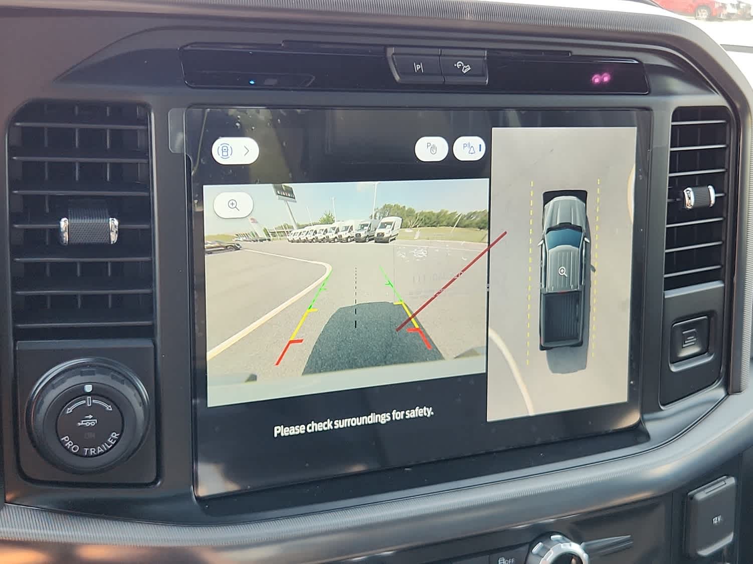 2025 Ford F-150 Platinum - Photo 16