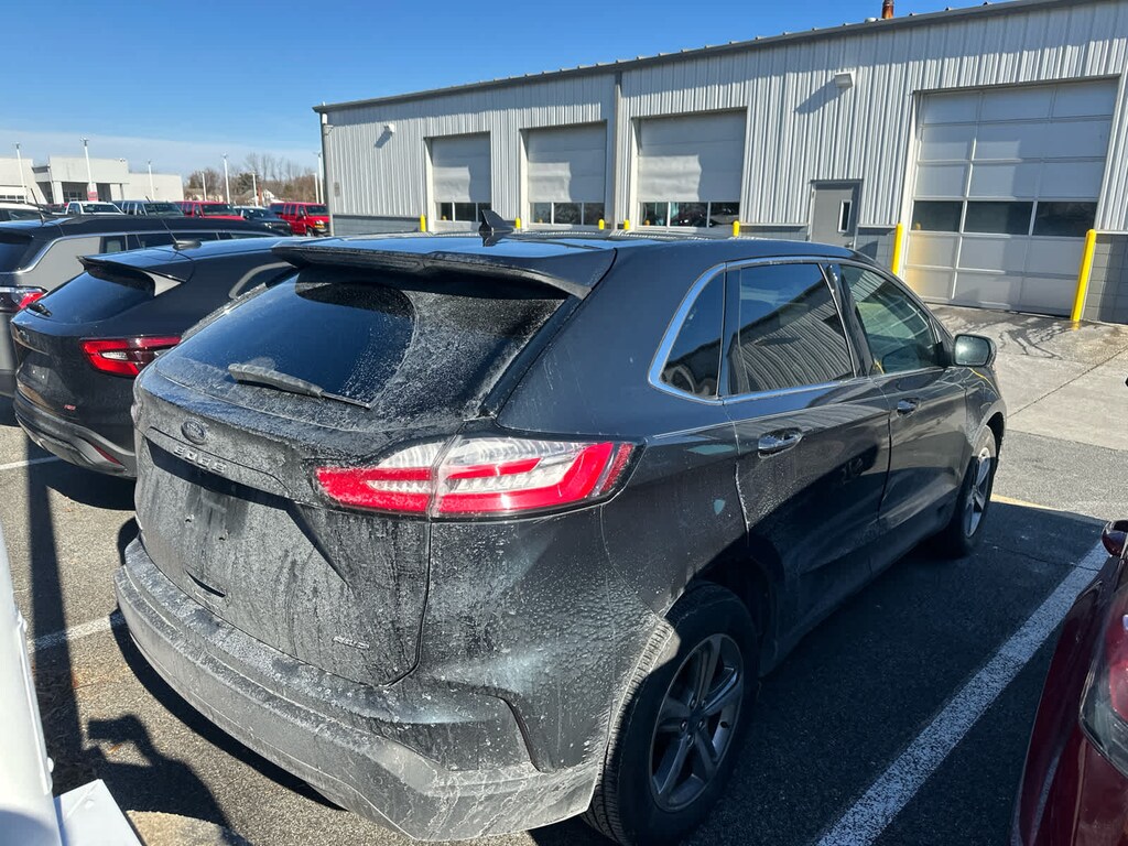 2022 Ford Edge SEL photo 4