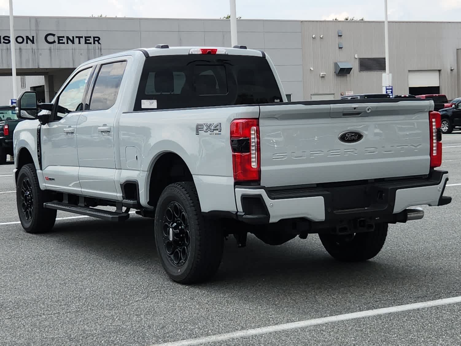 2025 Ford F-250 Lariat photo 4
