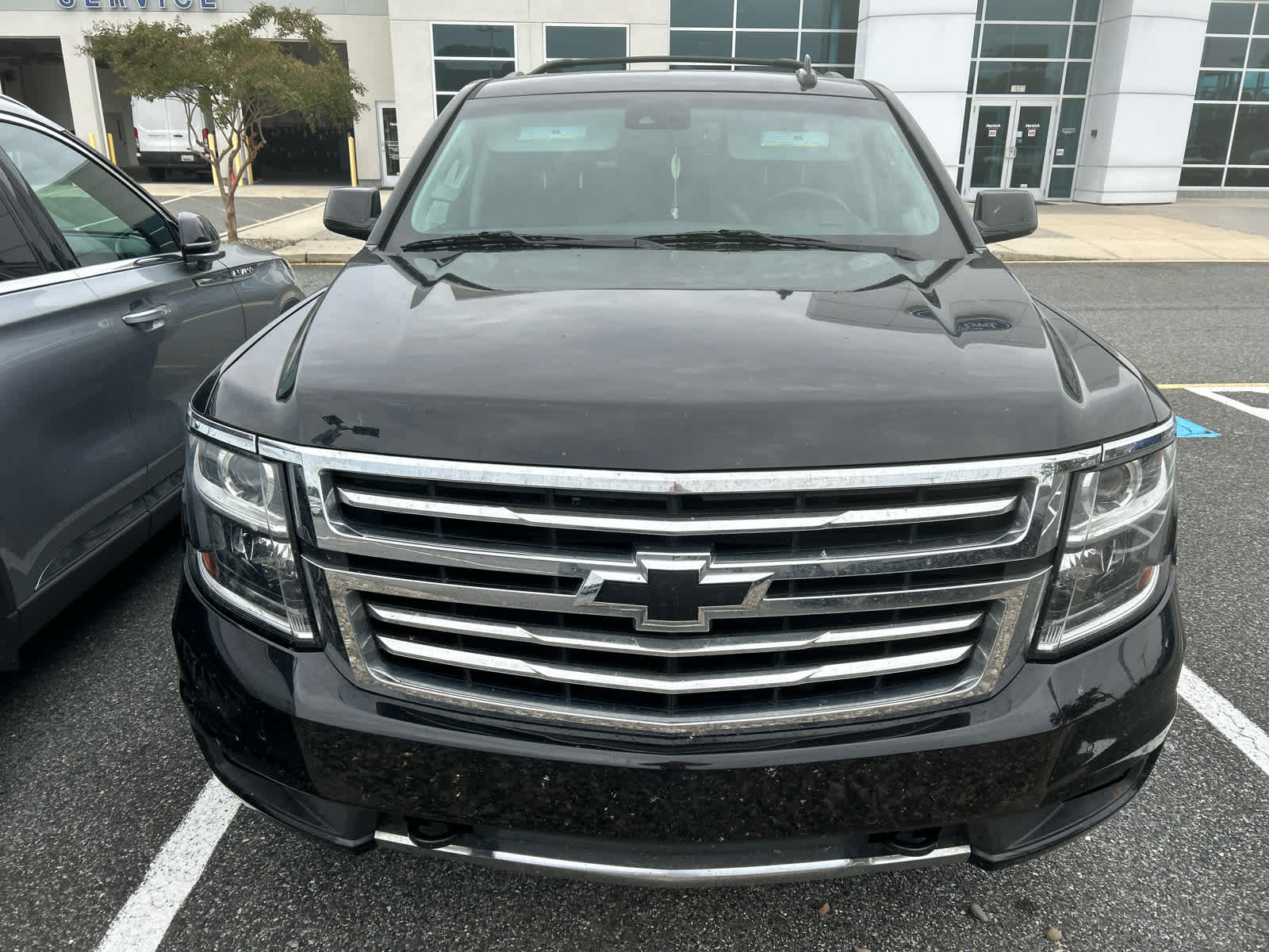 2018 Chevrolet Tahoe LT photo 2
