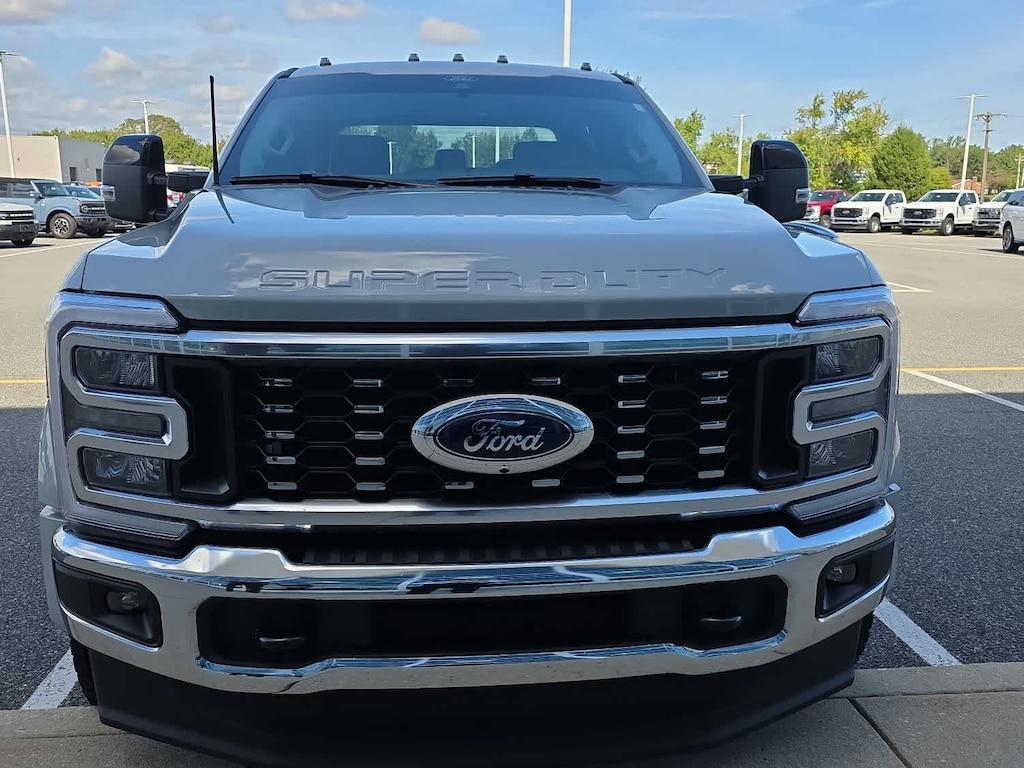 Used 2025 Ford Super Duty F-450 DRW Lariat 4WD Crew Cab 8 Box Truck Crew Cab