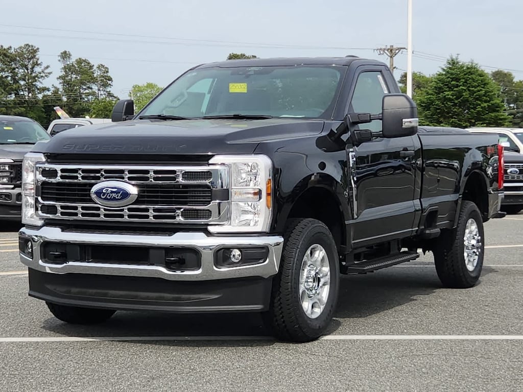 New 2025 Ford Super Duty F-350 SRW XLT 4WD Reg Cab 8 Box 4WD Reg Cab 8 Box
