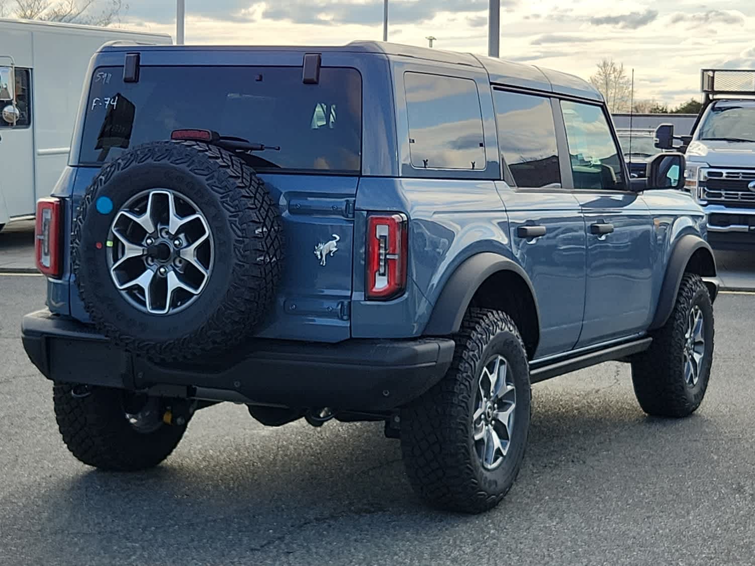2025 Ford Bronco Badlands photo 3