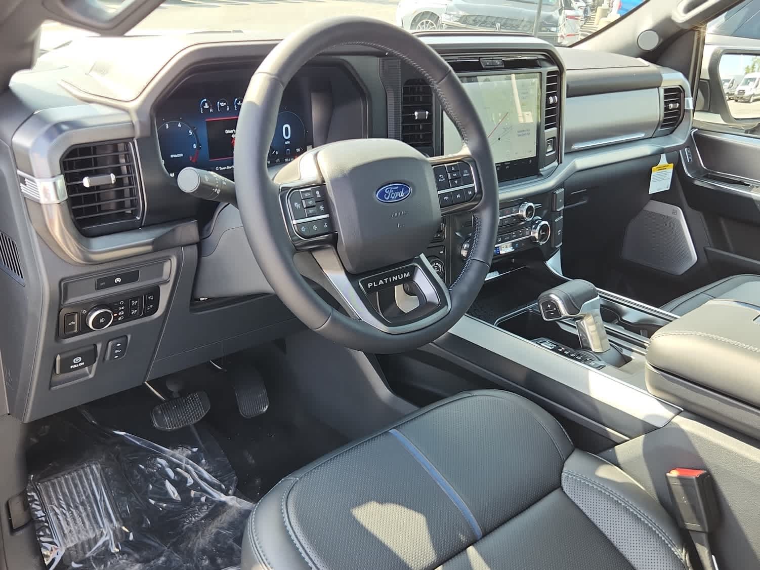 2025 Ford F-150 Platinum - Photo 12