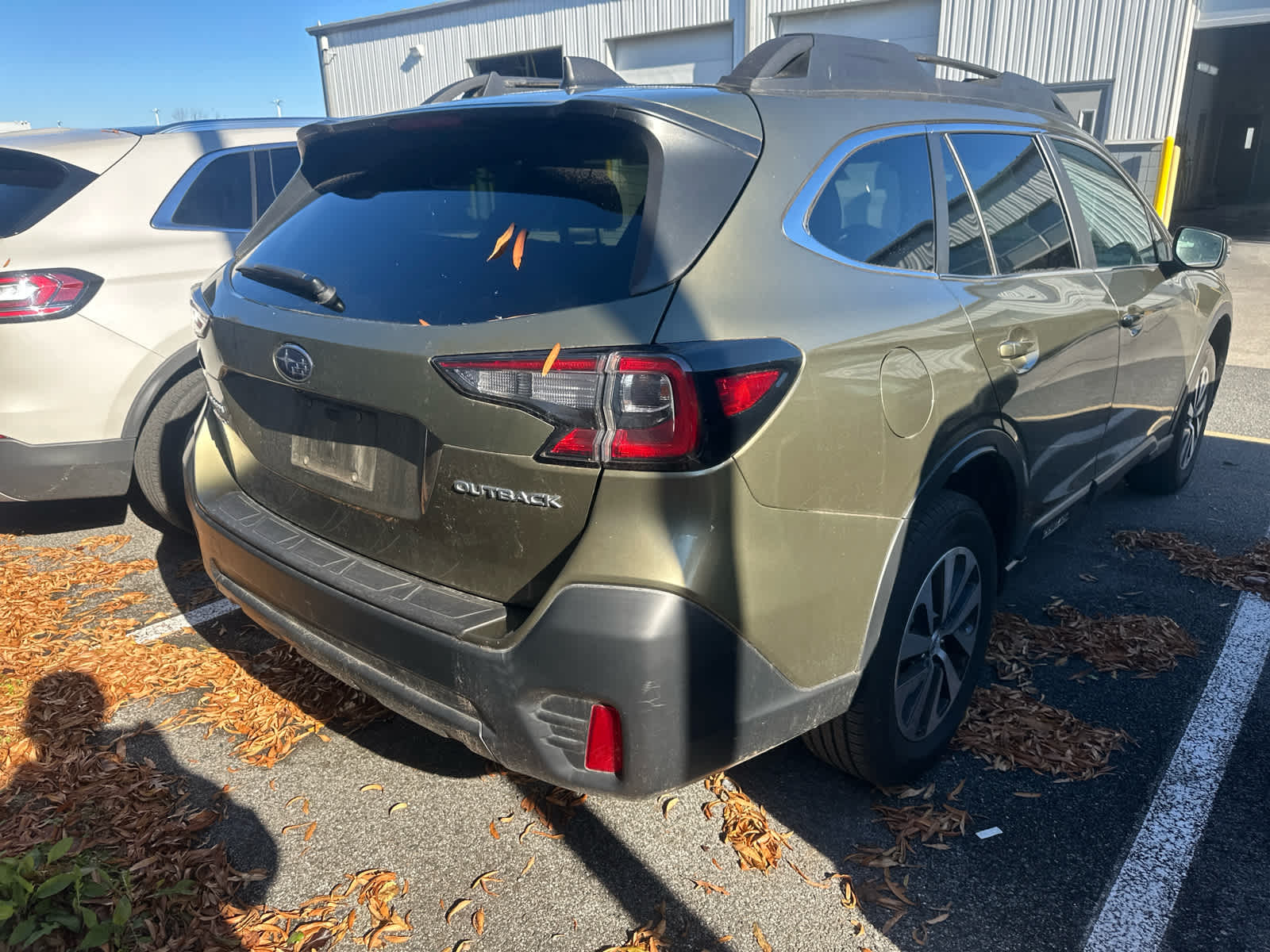 2020 Subaru Outback Premium photo 4