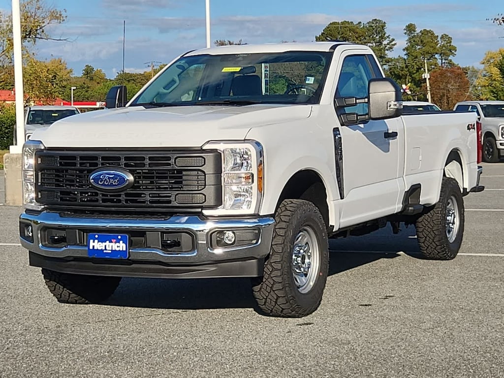 New 2026 Ford Super Duty F-250 SRW XL 4WD Reg Cab 8 Box 4WD Reg Cab 8 Box