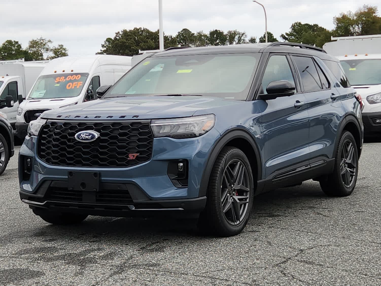 2025 Ford Explorer ST's photo