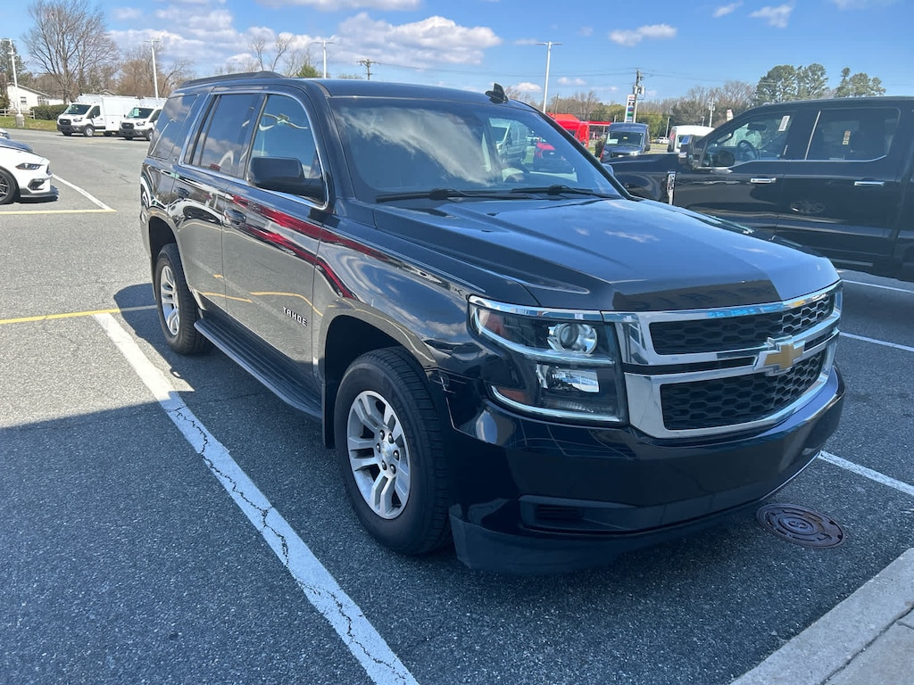 2018 Chevrolet Tahoe LT photo 2
