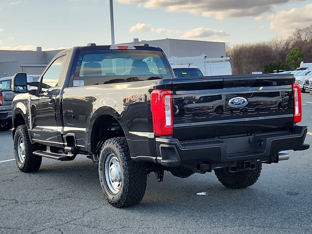 New 2025 Ford Super Duty F-250 SRW 4WD Reg Cab 8 Box 4WD Reg Cab 8 Box