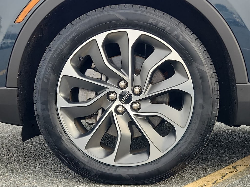 2022 Lincoln Nautilus Reserve photo 3