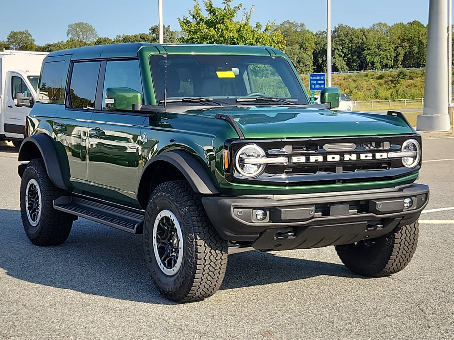 2025 Ford Bronco Outer Banks photo 2