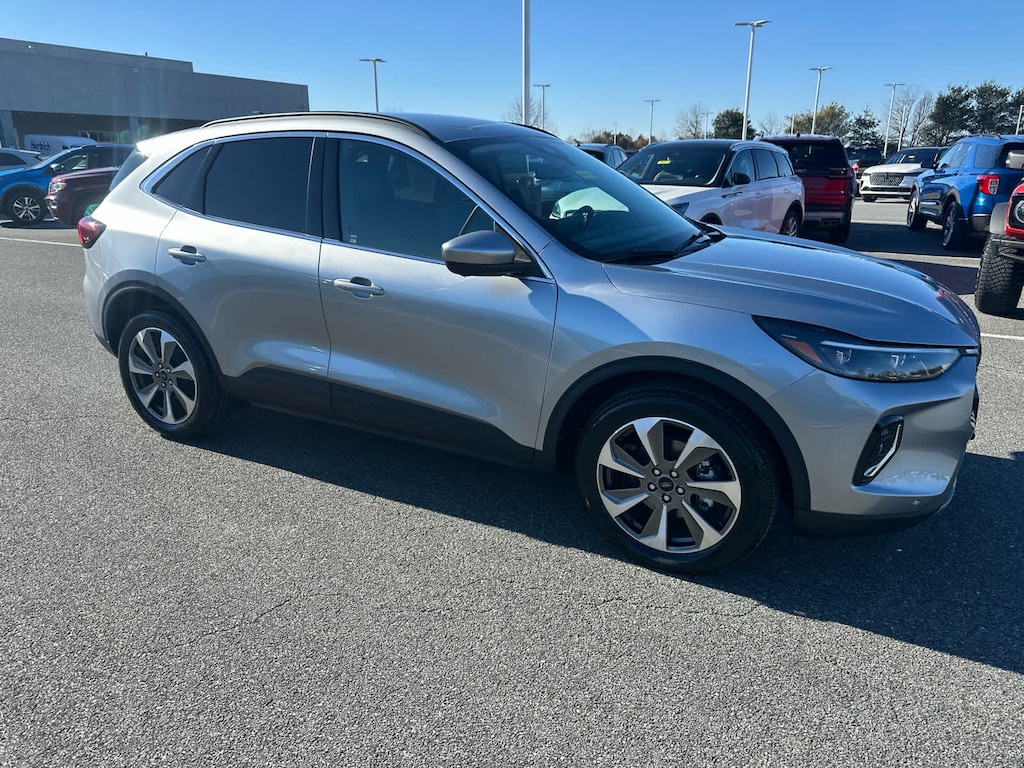 2023 Ford Escape Platinum photo 2