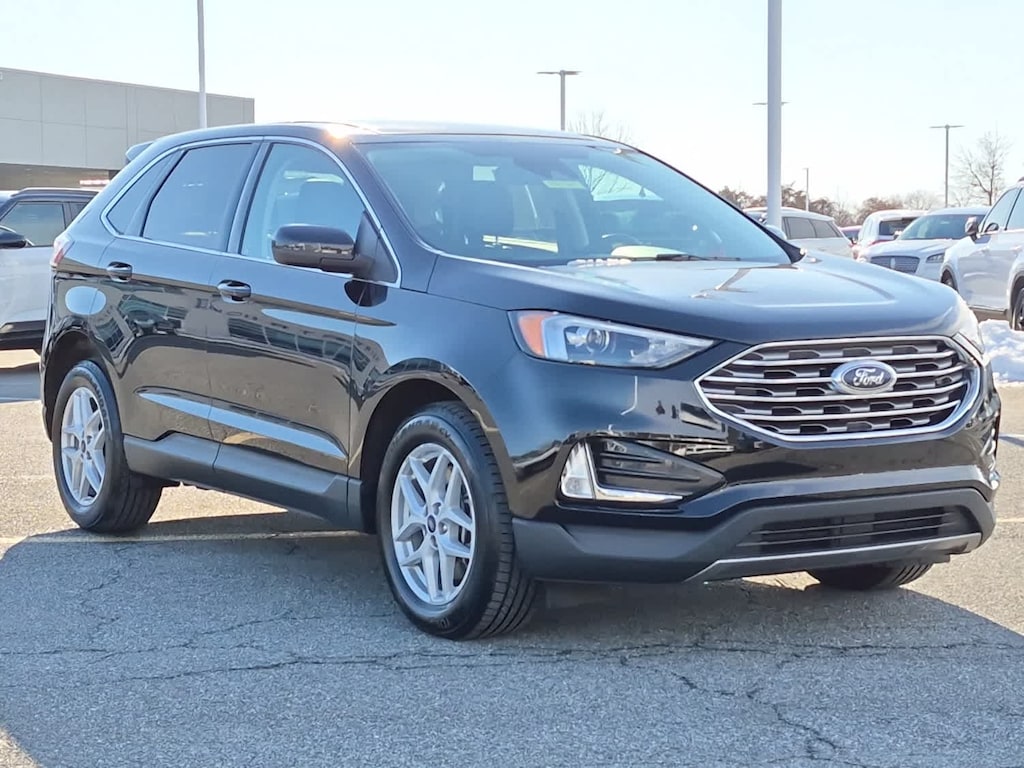 2022 Ford Edge SEL photo 2