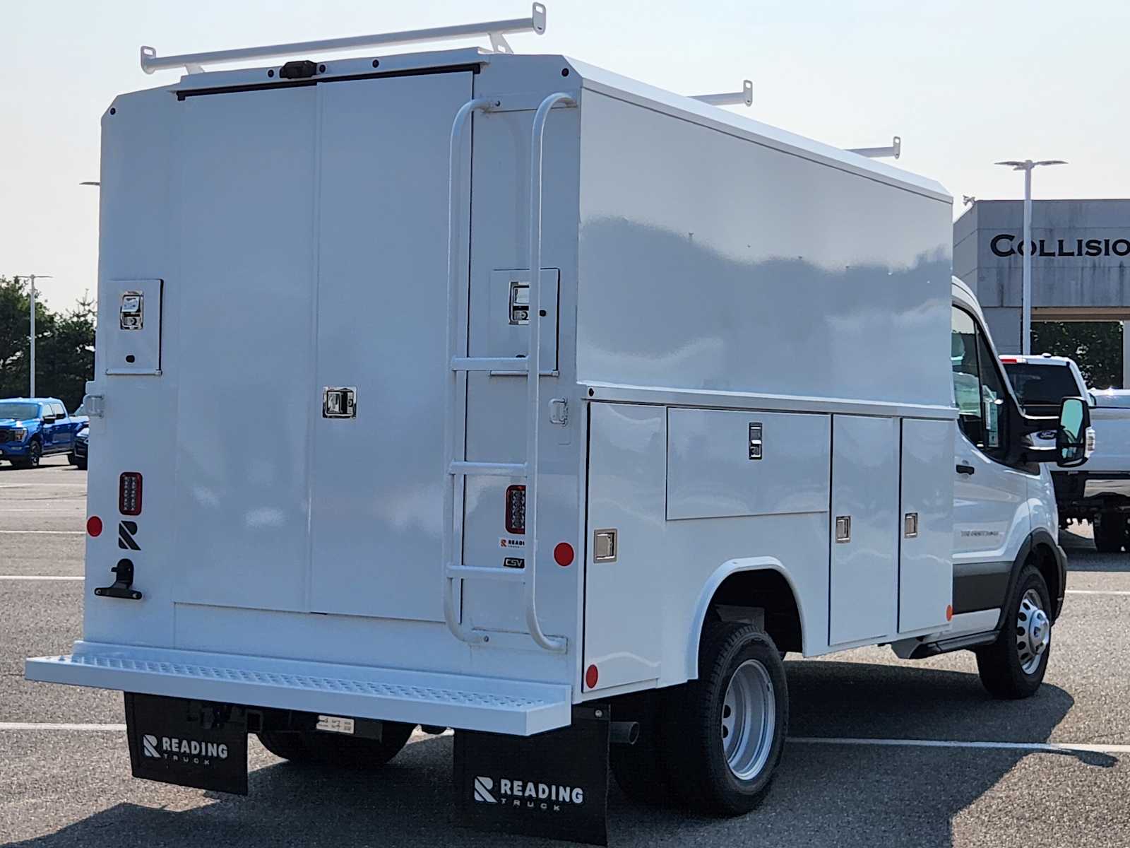 2025 Ford Transit Cutaway photo 3