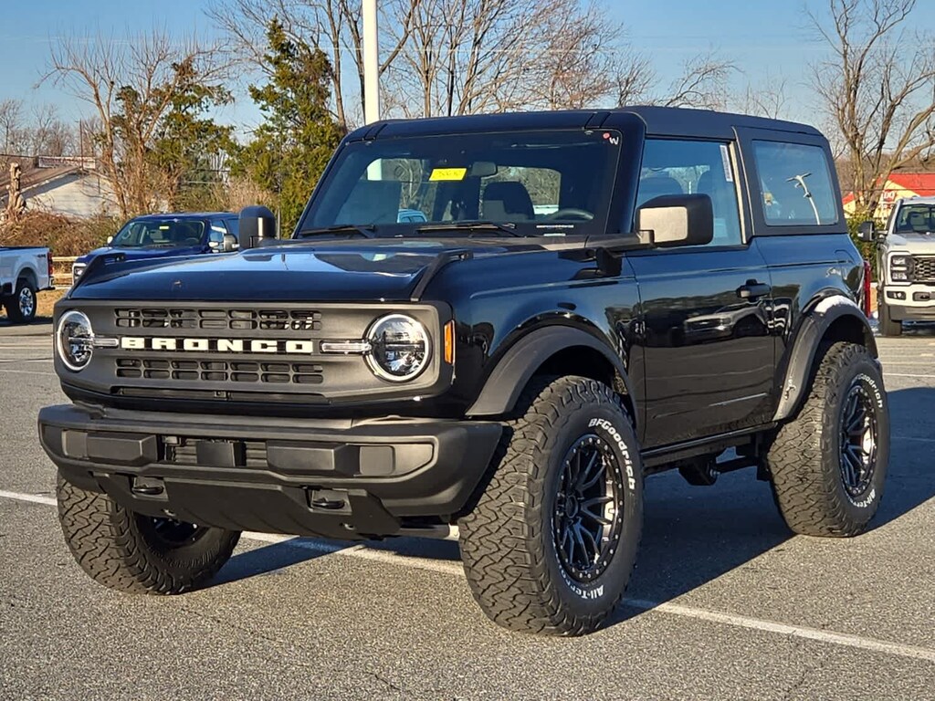 New 2025 Ford Bronco Base 4x4