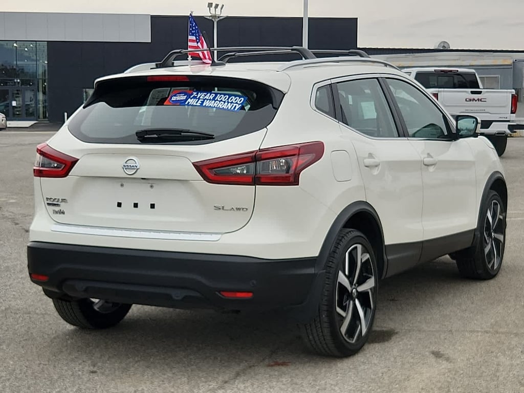 2022 Nissan Rogue Sport SL photo 3