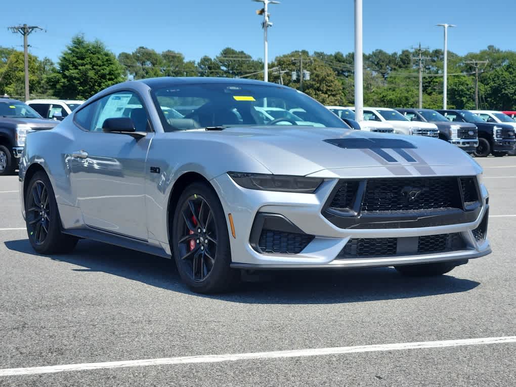 2025 Ford Mustang GT Premium photo 2