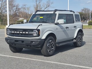 2026 Ford Bronco Outer Banks 4x4