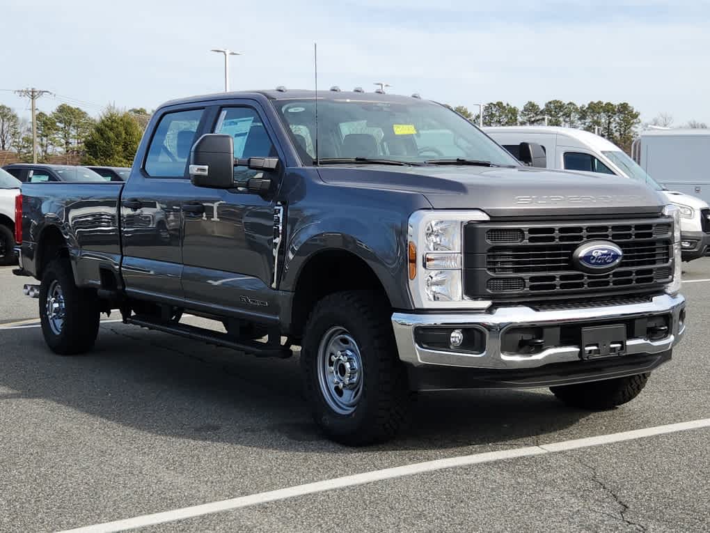 2025 Ford F-350 XL photo 2