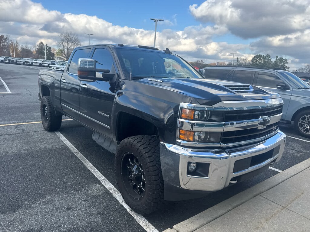 Used 2019 Chevrolet Silverado 2500HD LTZ 4WD Crew Cab 153.7 Truck Crew Cab