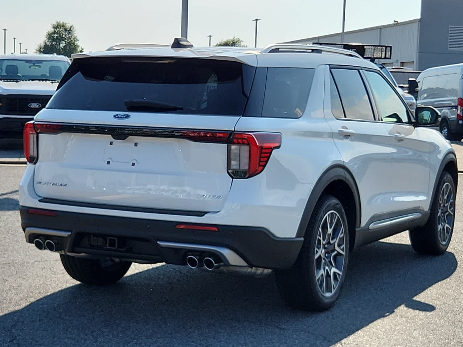 2025 Ford Explorer Platinum photo 3