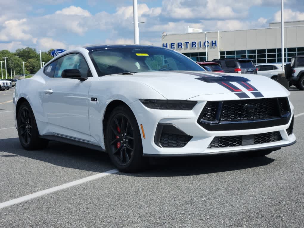 2025 Ford Mustang GT Premium photo 2