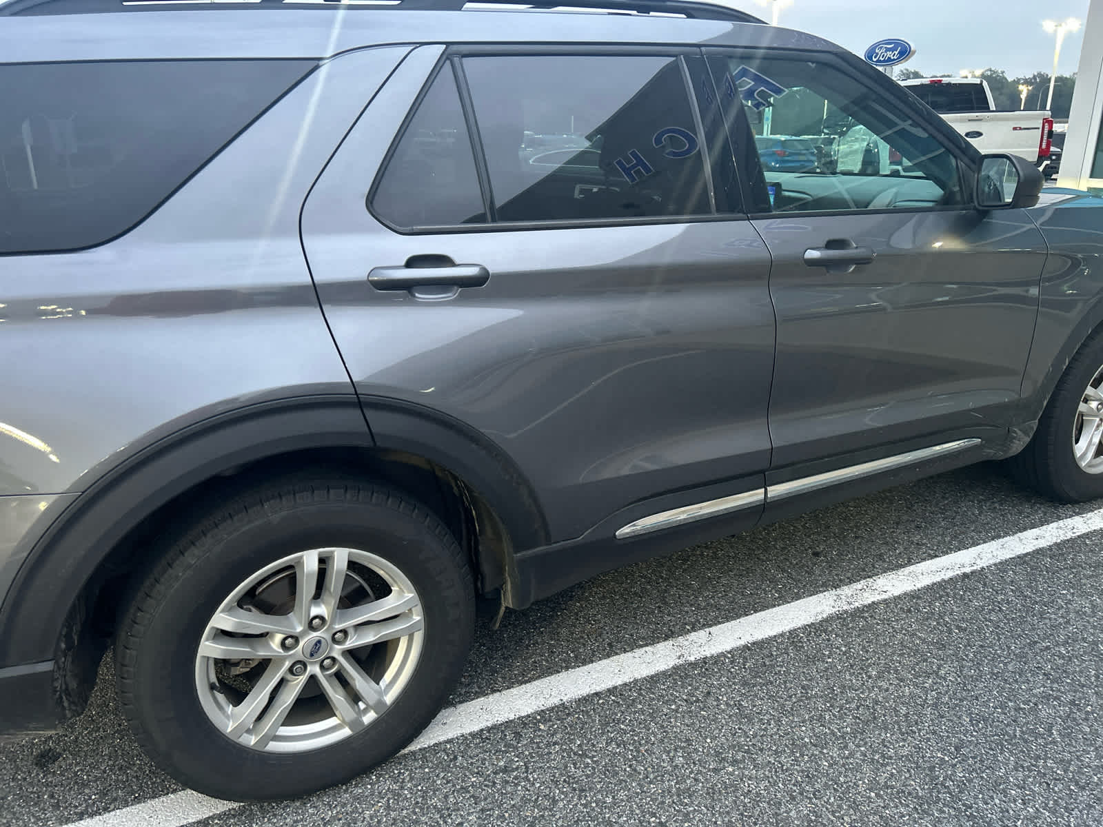 2021 Ford Explorer XLT photo 3