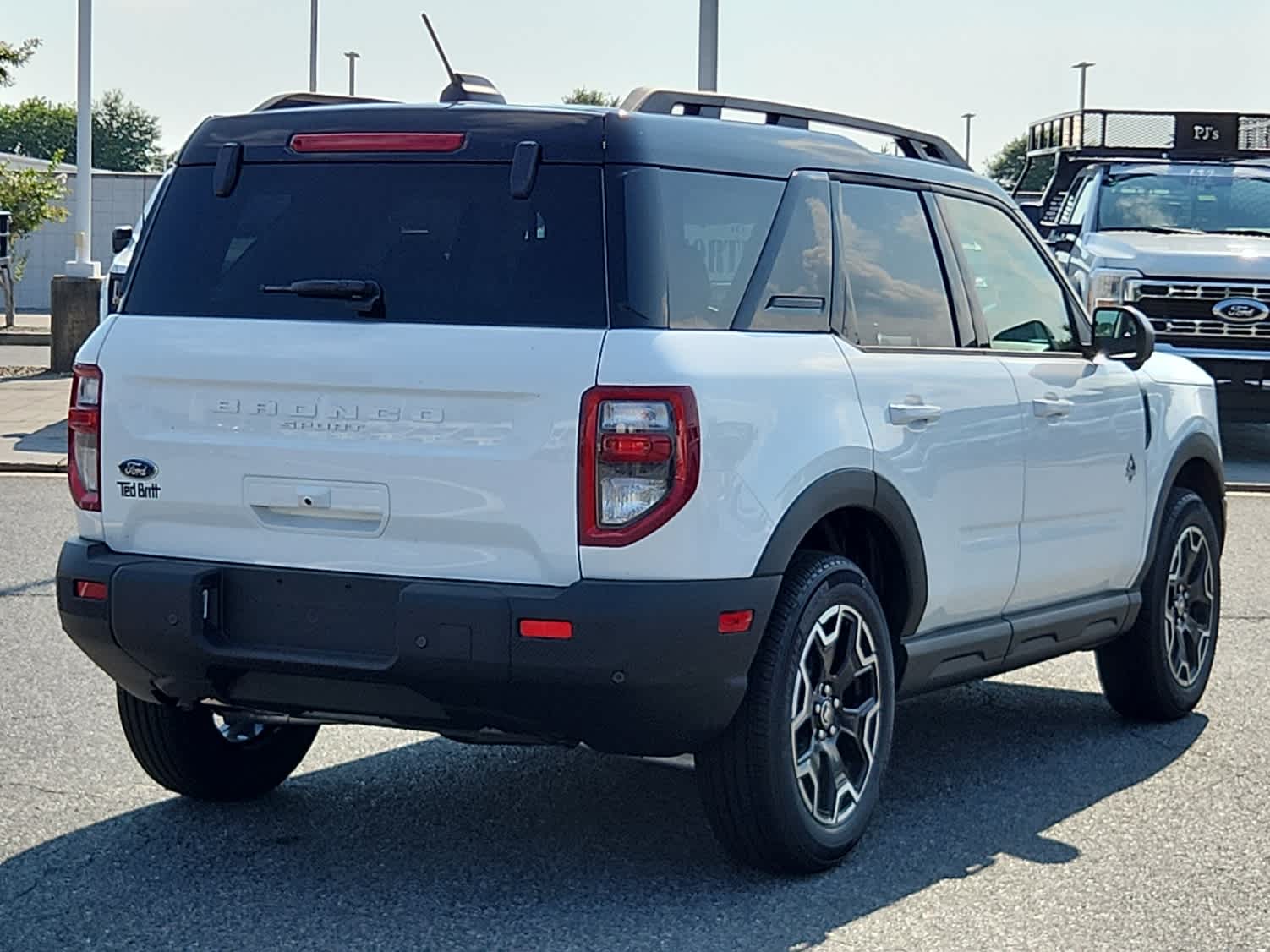 2025 Ford Bronco Sport Outer Banks photo 3